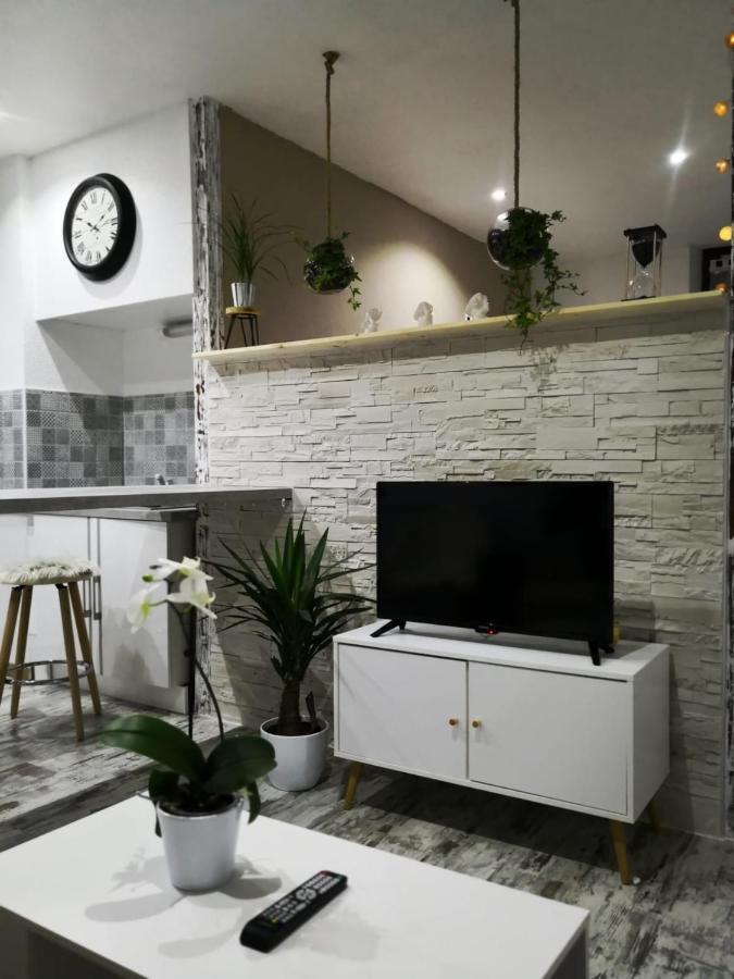 Studio zen et cosy, neuf en pleine ville Saint-Claude Esterno foto